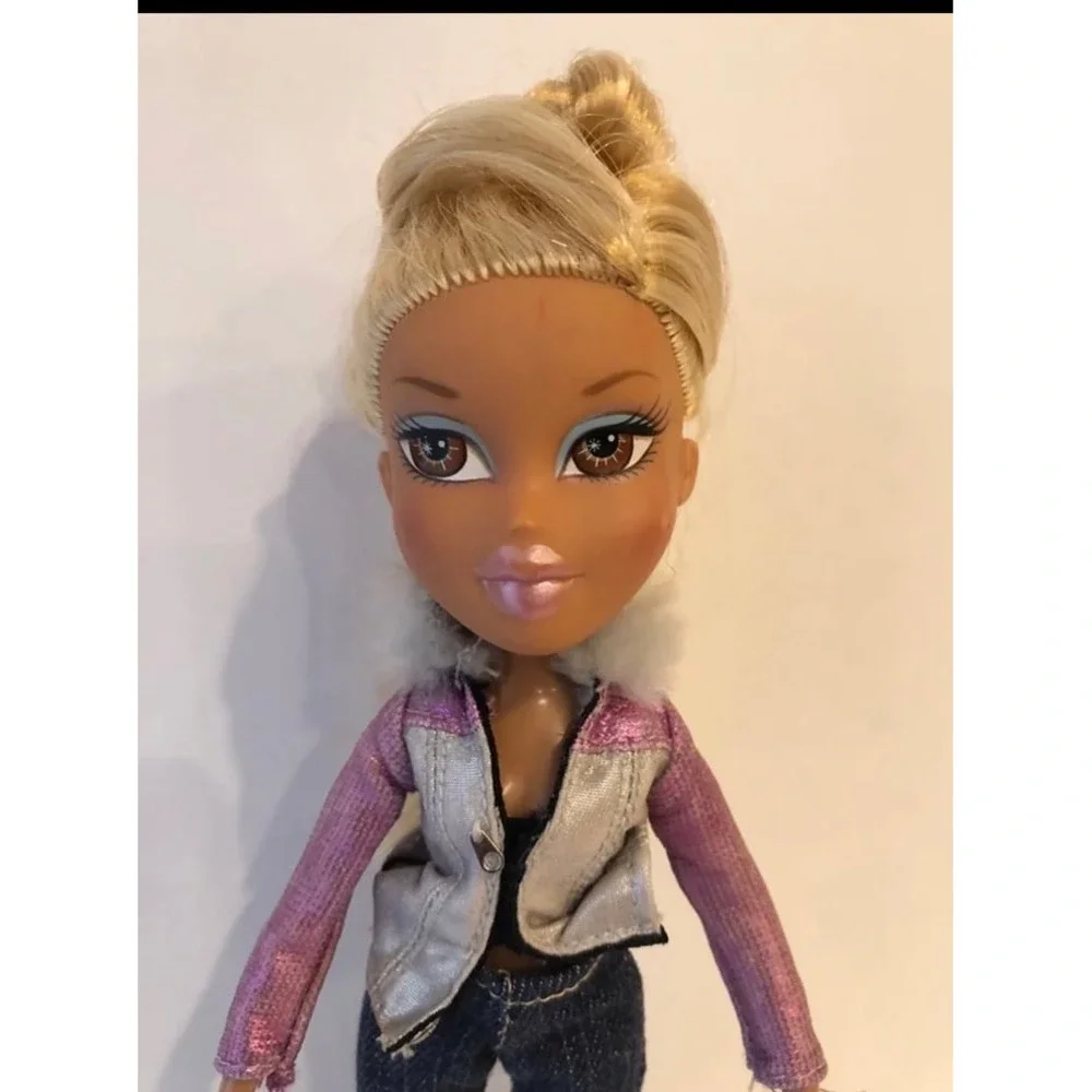 Bratz MGA‎ Doll Vinessa Ice Champions Doll 2006